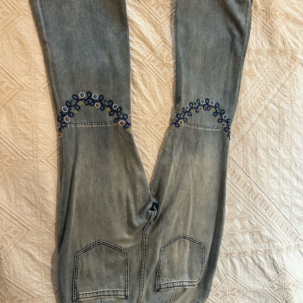 Free People Delphine sz30 embroidered jeans. - Picture 6 of 13
